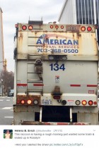 【海外発！Breaking News】ゴミ収集車にしがみつくアライグマ　11キロをヒッチハイク？（米）