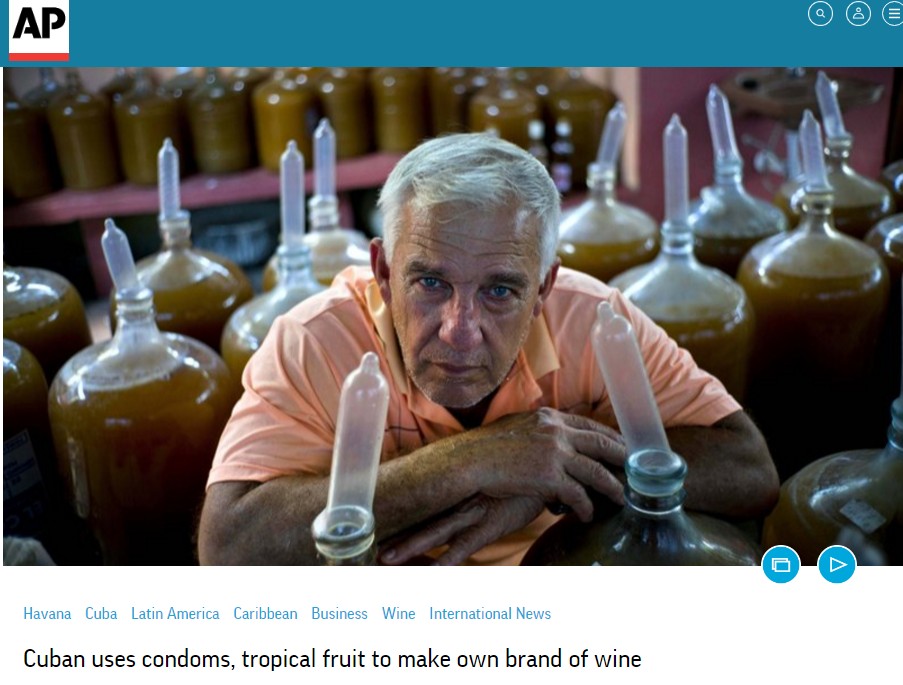コンドームを使ってワインを製造するワイナリーのオーナー（出典：https://www.apnews.com）