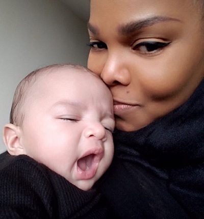 「私の赤ちゃん」とジャネット（出典：https://www.instagram.com/janetjackson）