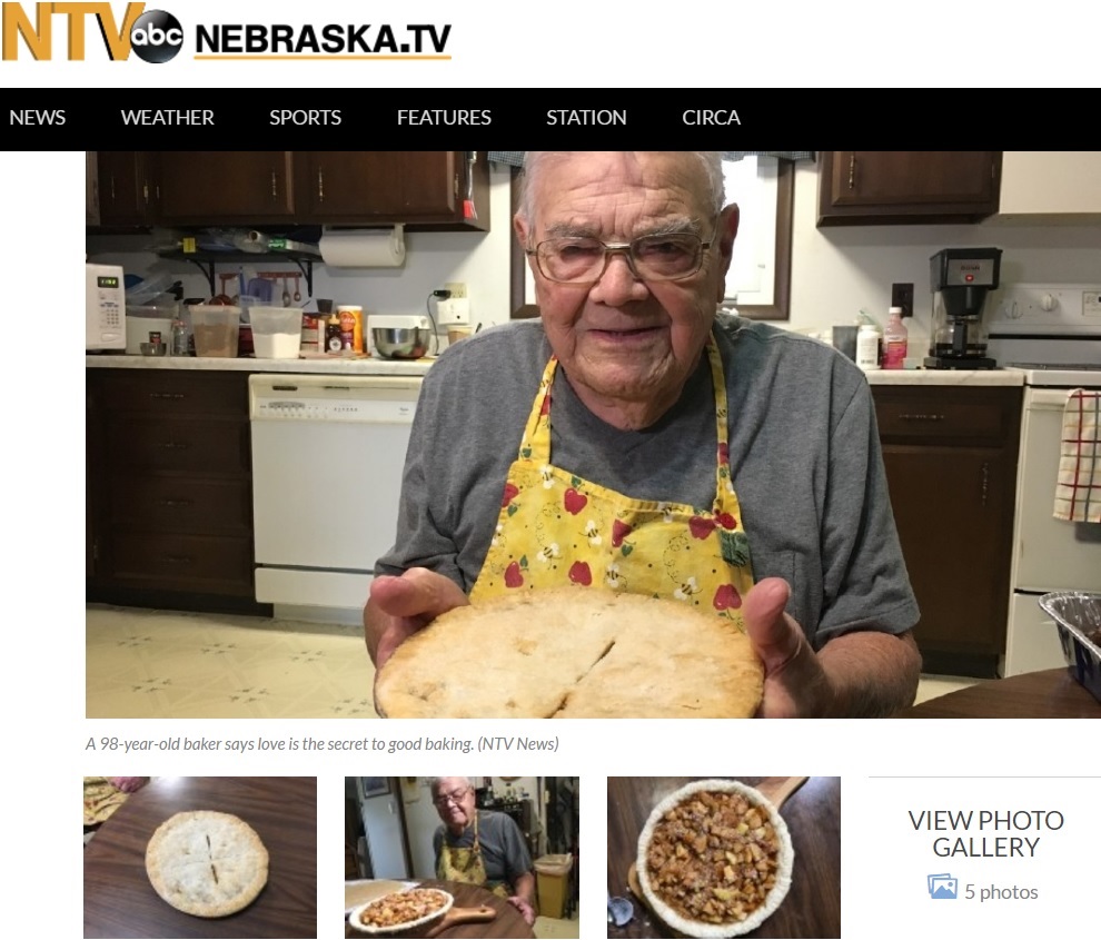 毎日パイを焼く98歳の米男性（出典：http://nebraska.tv）