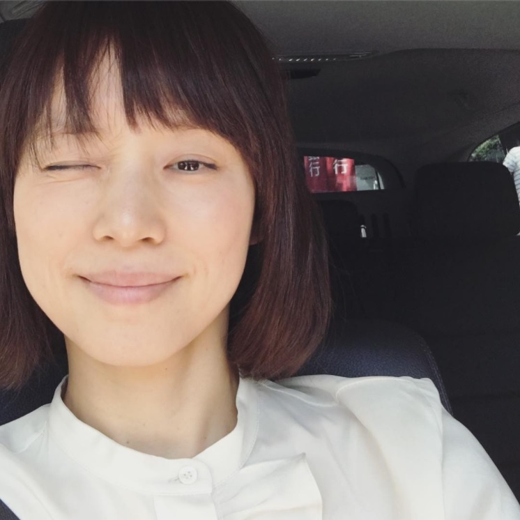 「髪を切りました、すこし」（画像は『石田ゆり子 2017年5月29日付 Instagram』のスクリーンショット）