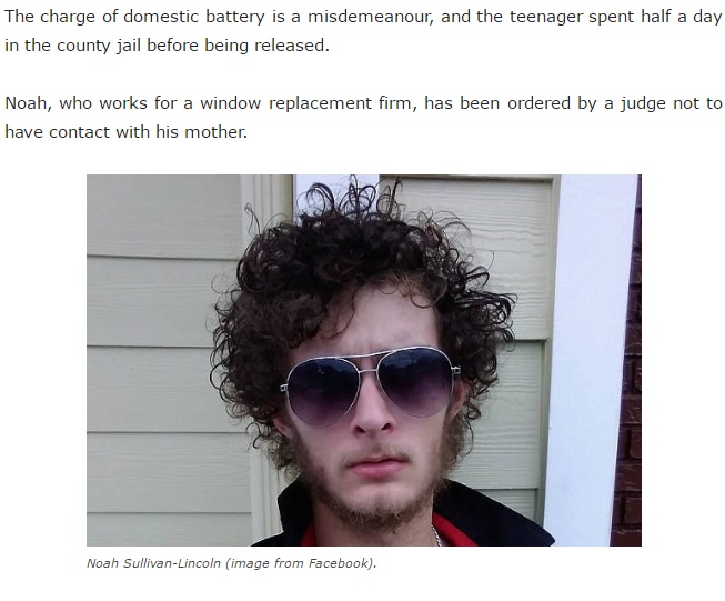 逮捕された19歳の男（画像は『FarrahGray.com　2017年6月16日付「Florida man, 19, beats his mother in a fight over a CHEESEBURGER」（Facebook）』のスクリーンショット）