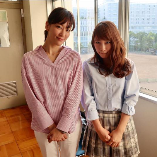 水川あさみと川栄李奈（画像は『火9ドラマ「僕たちがやりました」公式 2017年6月5日付Instagram』のスクリーンショット）