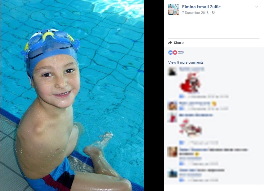 両腕のない6歳少年、水泳大会で金メダルを獲得（画像は『Elmina Ismail Zulfic 2016年12月8日付Facebook』のスクリーンショット）