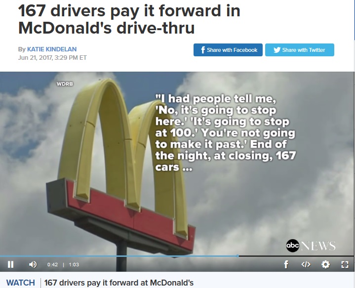 167台が後続車に親切行為（画像は『ABC News　2017年6月21日付「167 drivers pay it forward in McDonald's drive-thru」』のスクリーンショット）