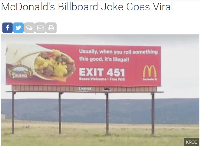 マックの巨大広告板に怪しい文言（画像は『NBC 6　2017年6月4日付「McDonald's Billboard Joke Goes Viral」（KRQE）』のスクリーンショット）