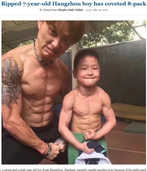 【海外発！Breaking News】中国の7歳超ムキムキ少年　腹筋は自慢の“8パック”！