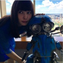 【エンタがビタミン♪】桜井日奈子　『トランスフォーマー』のスクィークスとお揃いカラーで2ショット