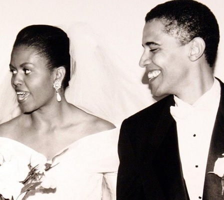 オバマ夫妻、1992年の結婚式にて（画像は『Barack Obama　2013年10月4日付Instagram「“You and I” ＃21Years」』のスクリーンショット）
