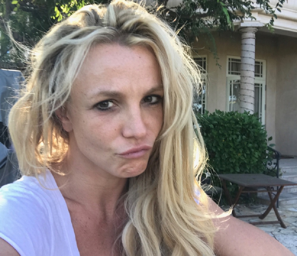 「臭い」と言い放ったブリトニー（画像は『Britney Spears　2017年8月29日付Instagram「On days where I don’t get primped and made up for my show, this is the real unglammed me… so nice to meet all of you!!」』のスクリーンショット）