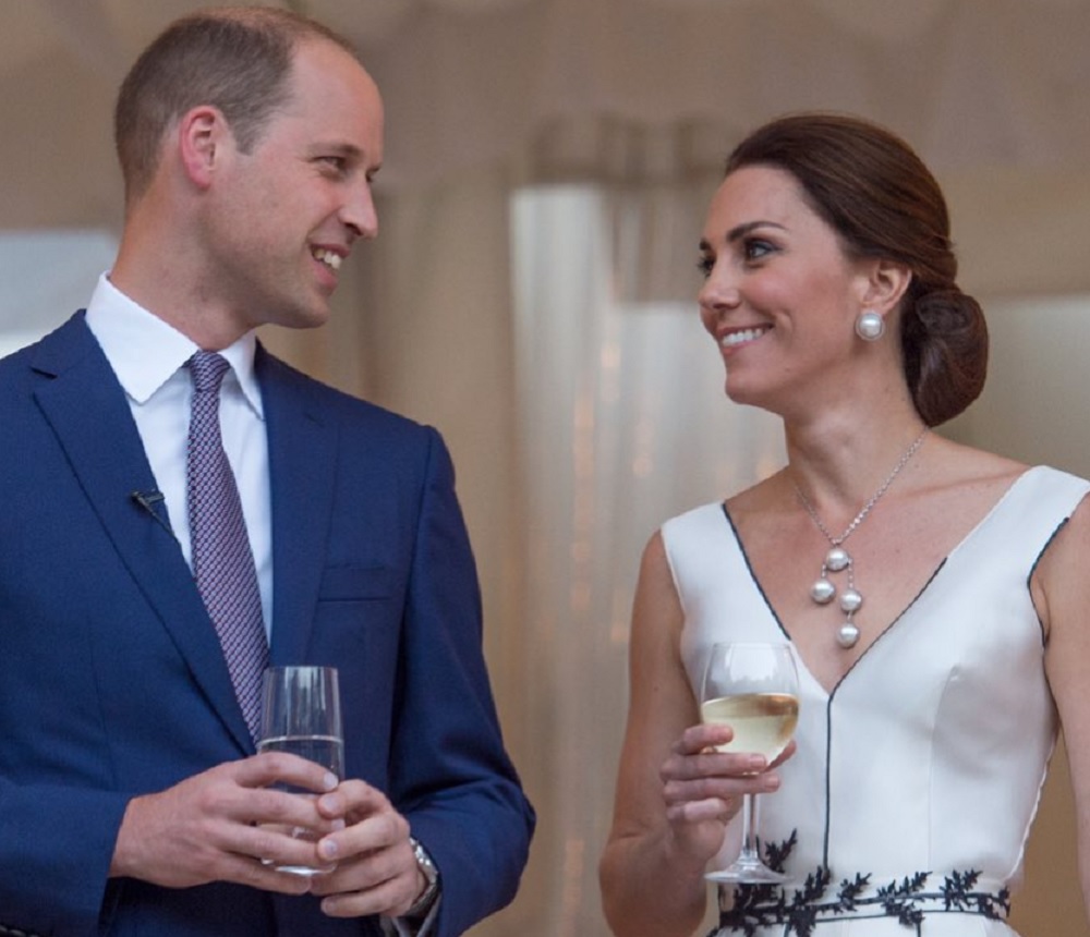 キャサリン妃の妊娠に、周囲も大喜び！（画像は『Kensington Palace　2017年7月18日付Instagram「The Duke and Duchess had a fantastic first day in Poland yesterday!」』のスクリーンショット）