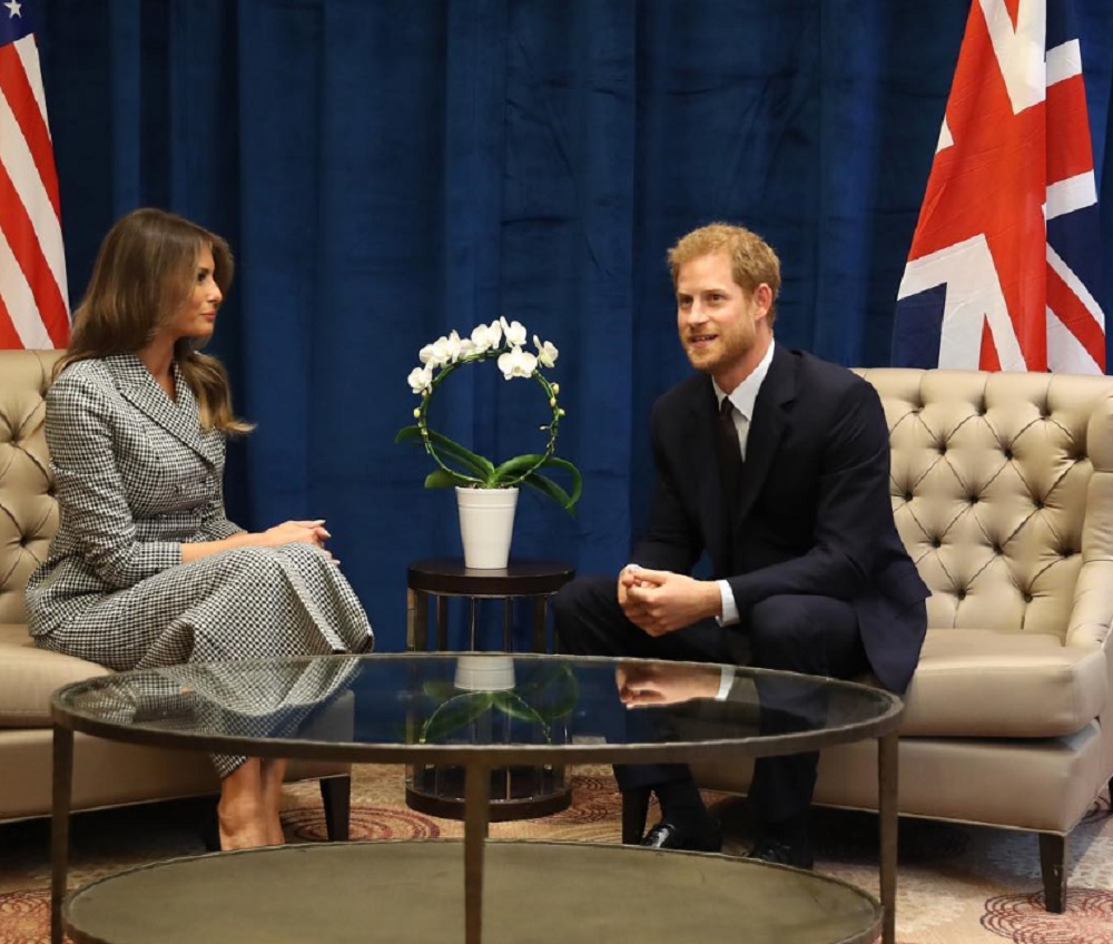 メラニア夫人と対談したヘンリー王子（画像は『Kensington Palace　2017年9月24日付Instagram「Prince Harry meets @FLOTUS the First Lady of the United States, who is leading the USA team delegation to the Invictus Games.」』のスクリーンショット）