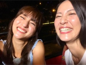 【エンタがビタミン♪】堀田茜と福田彩乃“モデルvsものまねタレント”のレアショットに「笑顔がそっくり」