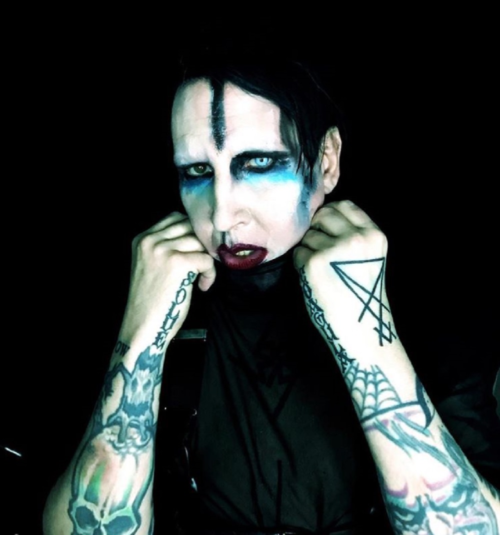 マリリン・マンソンに“弔意”続々（画像は『Marilyn Manson　2017年11月17日付Instagram「Glad to be back in Germany!!!!!!!!!!」』のスクリーンショット）