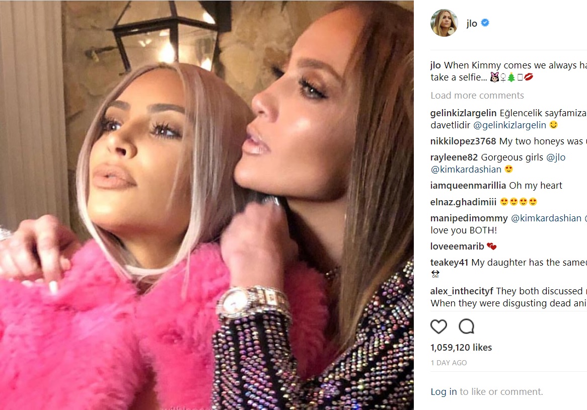 キム＆ジェニファー、実は数年来の付き合い（画像は『Jennifer Lopez　2017年12月28日付Instagram「When Kimmy comes we always have to take a selfie...」』のスクリーンショット）