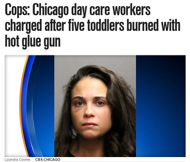 ホットメルト接着剤を園児の肌に押し付けていた保育士（画像は『CBS News　2017年12月19日付「Cops: Chicago day care workers charged after five toddlers burned with hot glue gun」』のスクリーンショット）