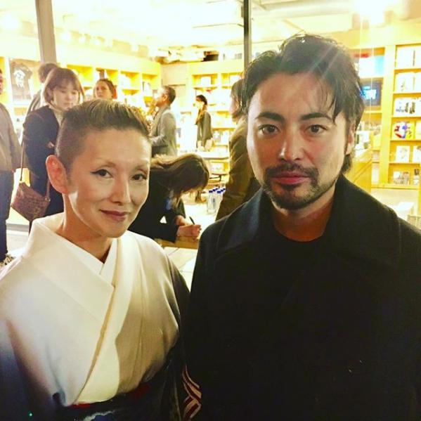 夏木マリと山田孝之（画像は『mari natsuki　2017年12月1日付Instagram「いつか共演したいな、、」』のスクリーンショット）