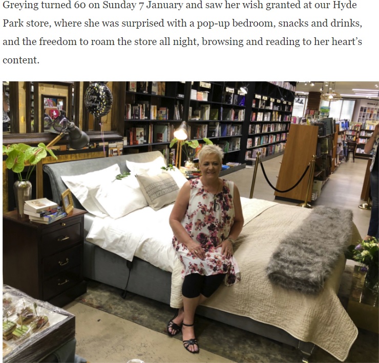 「人生で最高の誕生日プレゼントだった」とカリナさん（画像は『Exclusive book blog　2018年1月8日付「Exclusive Books grants grandmother’s birthday wish, locks her up, in style, in a bookshop for the night」』のスクリーンショット）