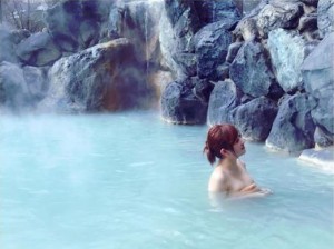 【エンタがビタミン♪】菊地亜美、いろっぽい温泉ショットにファン動揺「これアカンやつ…」