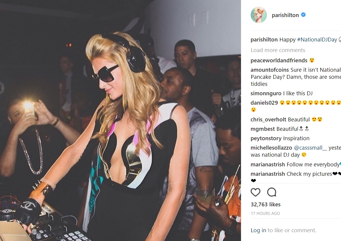 売れっ子DJとしても大活躍中のパリス（画像は『Paris Hilton　2018年1月21日付Instagram「Happy ＃NationalDJDay」』のスクリーンショット）