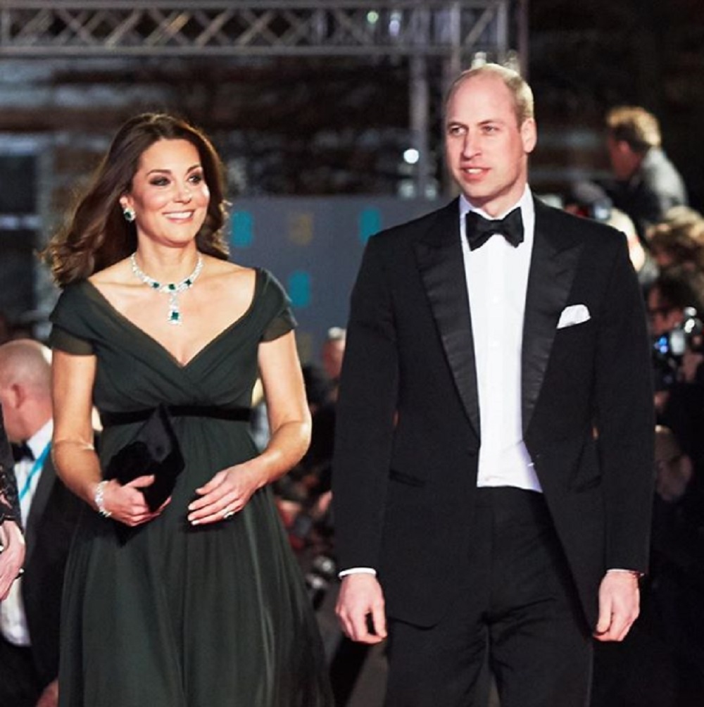 濃い緑のドレスもとても素敵だったのだが…（画像は『Kensington Palace　2018年2月19日付Instagram「This evening, The Duke and Duchess of Cambridge attended the EE British Academy Film Awards.」』のスクリーンショット）