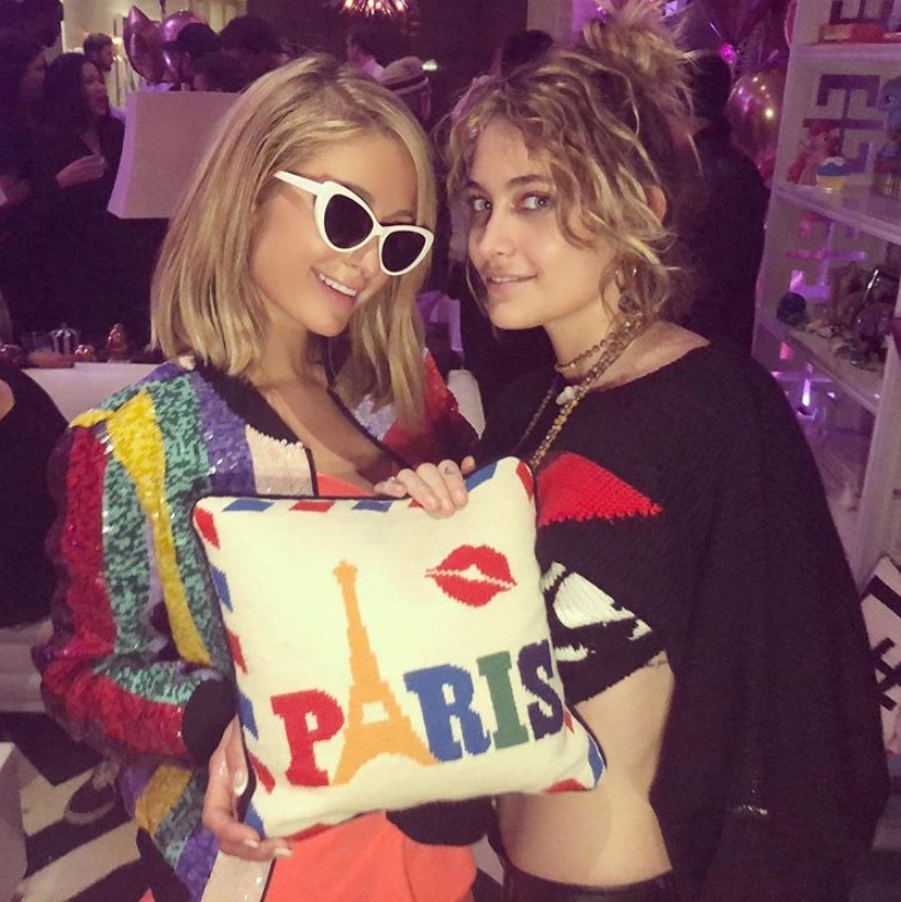 パリスがパリスとお祝い（画像は『Paris Hilton　2018年2月17日付Instagram「Paris ＆ Paris」』のスクリーンショット）
