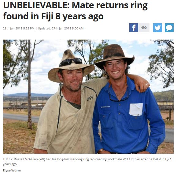 指輪の落とし主ラッセルさん（左）と発見者の同僚ウィルさん（画像は『Warwick Daily News　2018年1月26日付「UNBELIEVABLE: Mate returns ring found in Fiji 8 years ago」（Elyse Wurm）』のスクリーンショット）