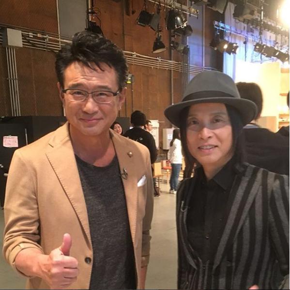 船越英一郎と辻仁成（画像は『tsujihitonari　2018年2月7日付Instagram「船越英一郎さんと。ほんとに優しい人だ。」』のスクリーンショット）