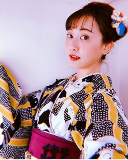 松井玲奈、FC会員イベントでの衣装（画像は『松井玲奈　2018年3月24日付Instagram「お着物着て落語したぜ。」』のスクリーンショット）
