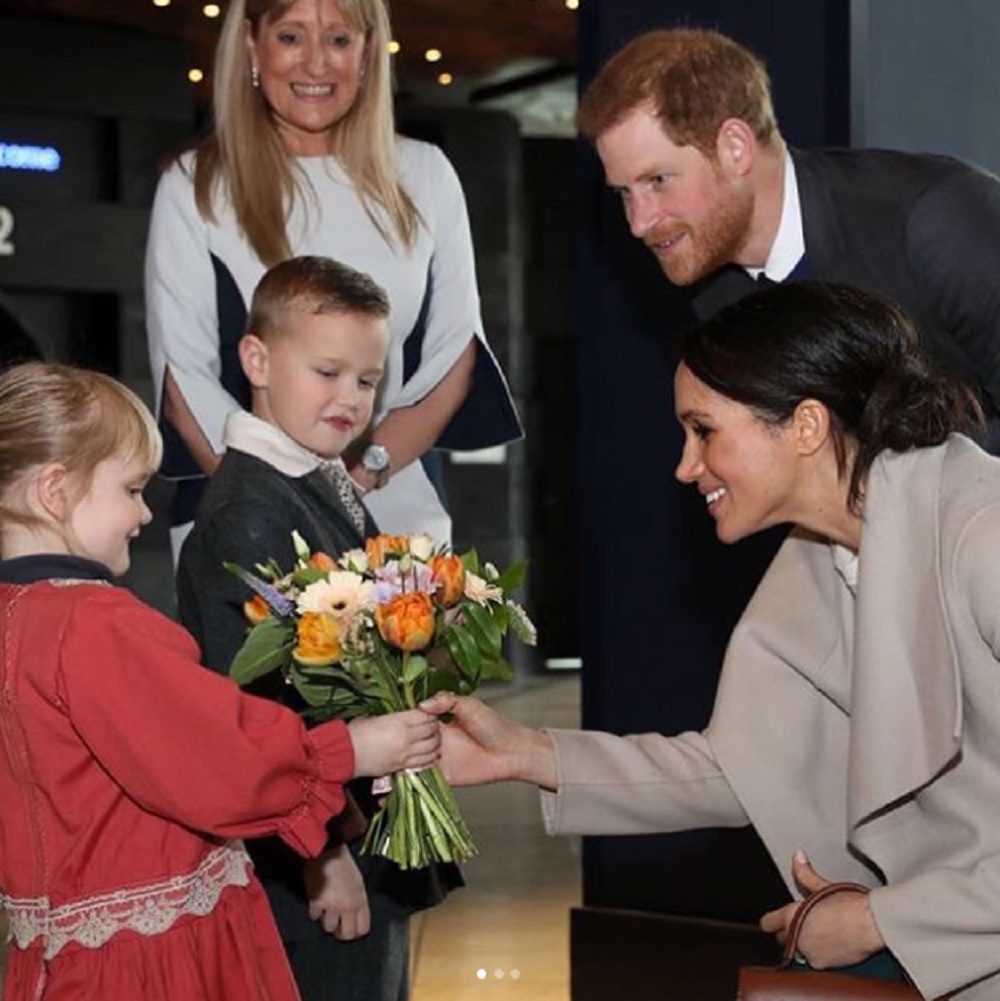 メーガンさんに対する女王の本音とは？（画像は『Kensington Palace　2018年3月23日付Instagram「Today Prince Harry and Ms. Meghan Markle visited Belfast for their first official joint visit to Northern Ireland.」』のスクリーンショット）
