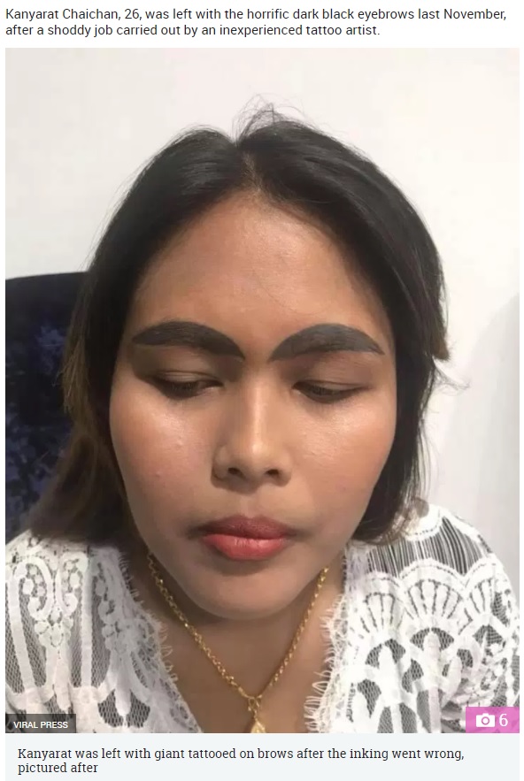 ナメクジのような眉になってしまった女性（画像は『The Sun　2018年3月26日付「OH BROW! Distraught woman, 26, left with slug-like eyebrows after botched tattoo job」（IMAGE: VIRAL PRESS）』のスクリーンショット）