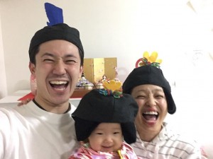 【エンタがビタミン♪】森渉・金田朋子夫妻、愛娘の初節句も被り物で　「見ているだけで幸せになれる家族」憧れの声も
