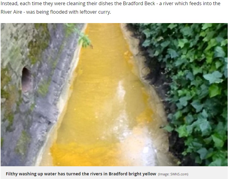 汚水で川がカレー色に…（画像は『Mirror　2018年4月17日付「‘River of curry’ is flowing through Bradford - and the source has finally been discovered」（Image: SWNS.com）』のスクリーンショット）