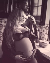 【イタすぎるセレブ達】カイリー・ジェンナーらの出産に立ち会った姉クロエ・カーダシアン「妊婦は見ない方が良いかも…」