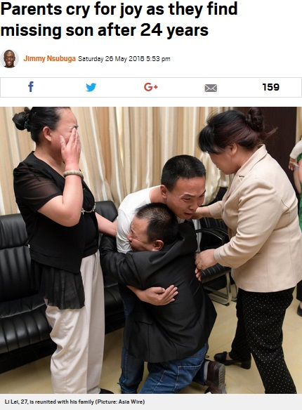 行方不明になった息子と24年ぶりの再会（画像は『Metro　2018年5月26日付「Parents cry for joy as they find missing son after 24 years」（Picture: Asia Wire）』のスクリーンショット）