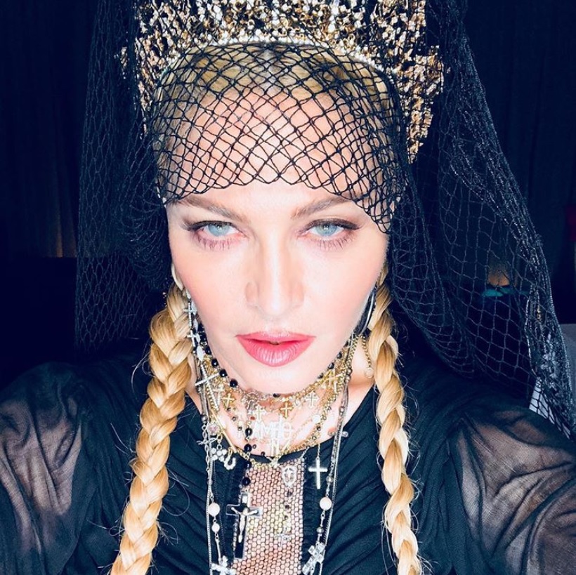 マドンナも参加したMETガラ、今年は厳重な“取締り”も（画像は『Madonna　2018年5月8日付Instagram「Under The Veil」』のスクリーンショット）