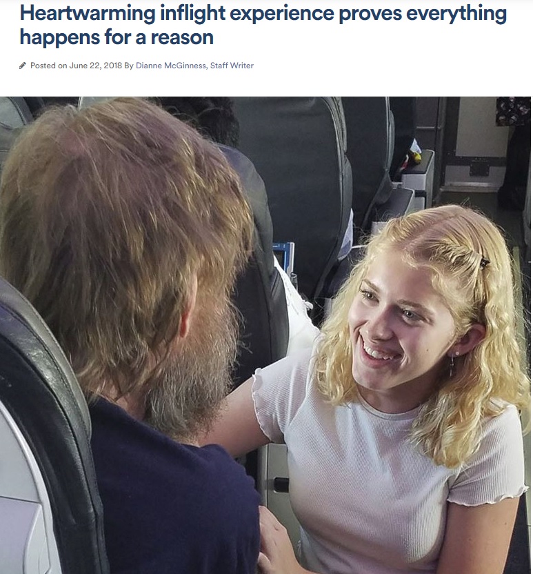 手話でコミュニケーションを取る15歳（画像は『Alaska Airlines Blog　2018年6月22日付「Heartwarming inflight experience proves everything happens for a reason」』のスクリーンショット）