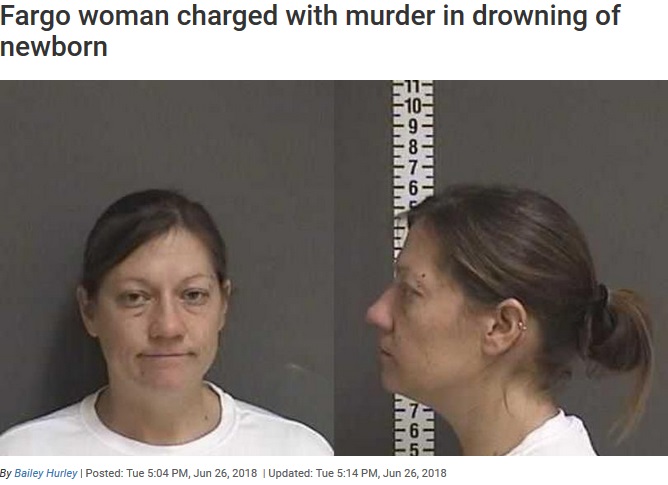 浴室で出産後、我が子を溺死させた女（画像は『Valley News Live　2018年6月26日付「Fargo woman charged with murder in drowning of newborn」（By Bailey Hurley）』のスクリーンショット）