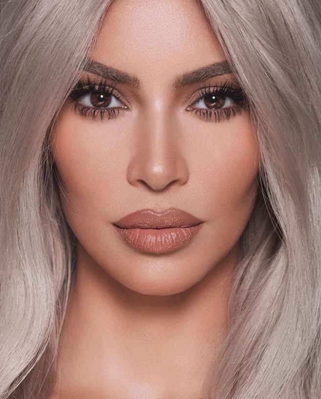 キムは夫より子ども派（画像は『Kim Kardashian West　2018年6月5付Instagram「Can’t wait for my nude lips to drop June 8th!!!!!」』のスクリーンショット）