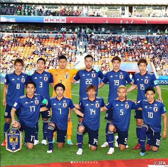 決勝トーナメントを決めた日本代表（画像は『日本サッカー協会（JFA）　2018年6月25日付Instagram「‬＃SAMURAIBLUE」のスクリーンショット）