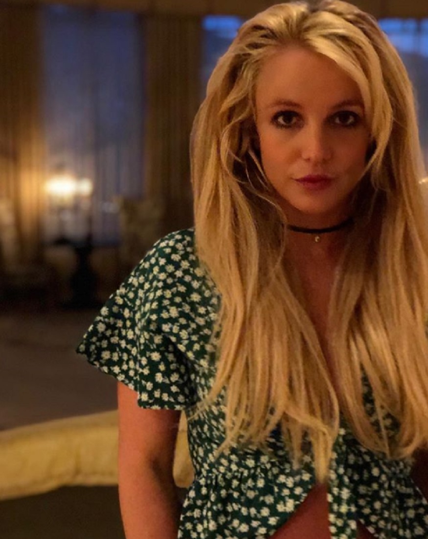 ブリトニー、アルコールは厳禁（画像は『Britney Spears　2018年6月5日付Instagram「My first photo with Portrait Mode just before having sushi with friends last night!!!!!」』のスクリーンショット）