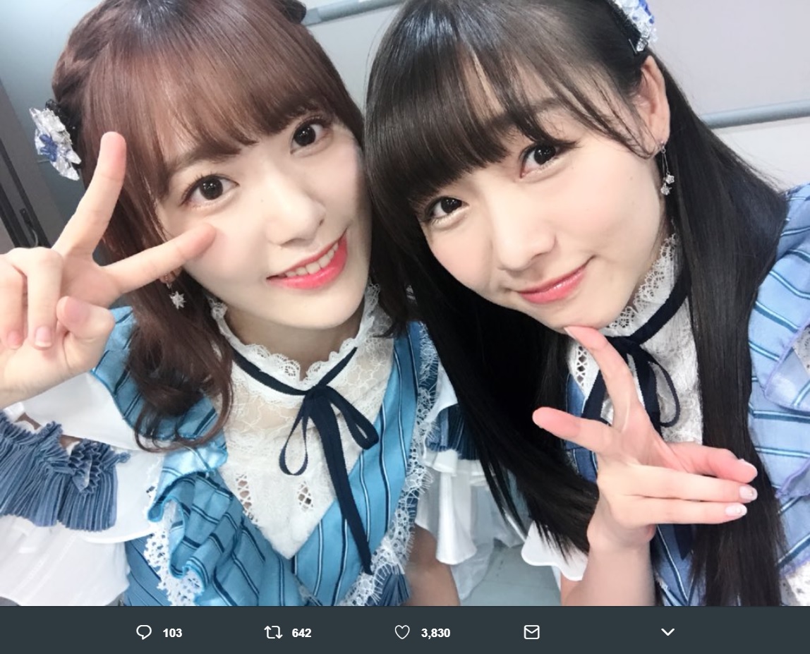 宮脇咲良と須田亜香里（画像は『須田亜香里（SKE48）　2018年7月14日付Twitter「センチメンタルトレイン、今日も気持ちは16人で歌わせていただきました」』のスクリーンショット）