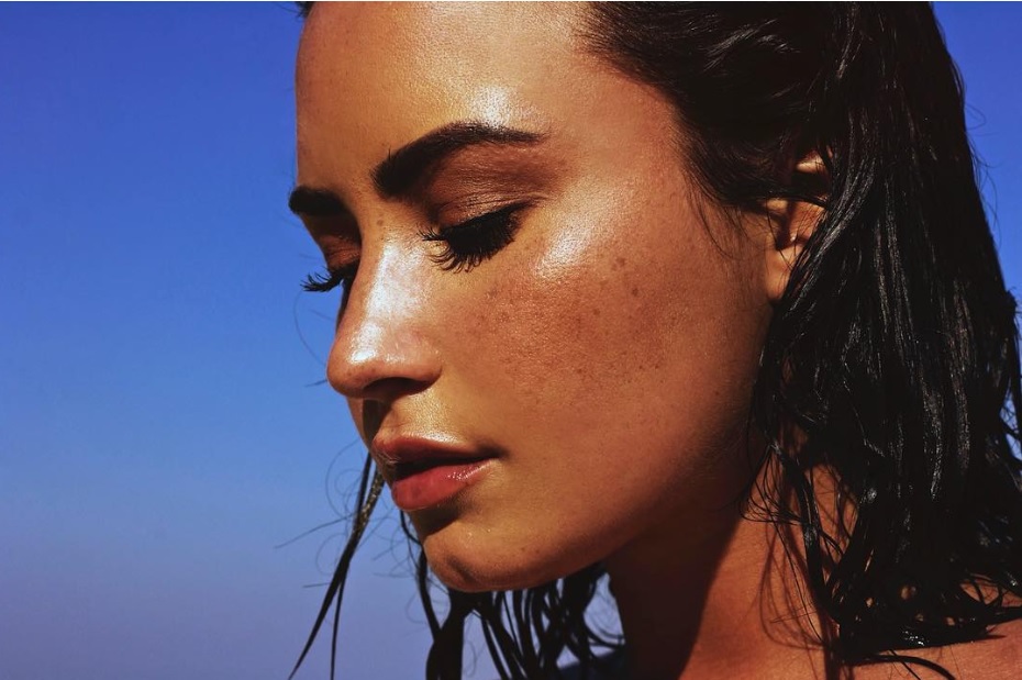 デミ、意識不明で搬送後の今は…（画像は『Demi Lovato　2018年5月31日付Instagram「Freckles ftw」』のスクリーンショット）