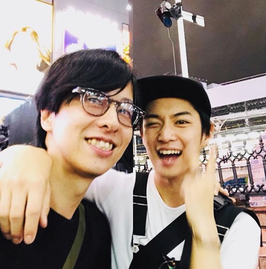 千葉雄大（右）大好きな“ホリエテナー”と（画像は『千葉雄大　2018年8月13日付Instagram「久しぶりにホリエさんとデートしました。」』のスクリーンショット）