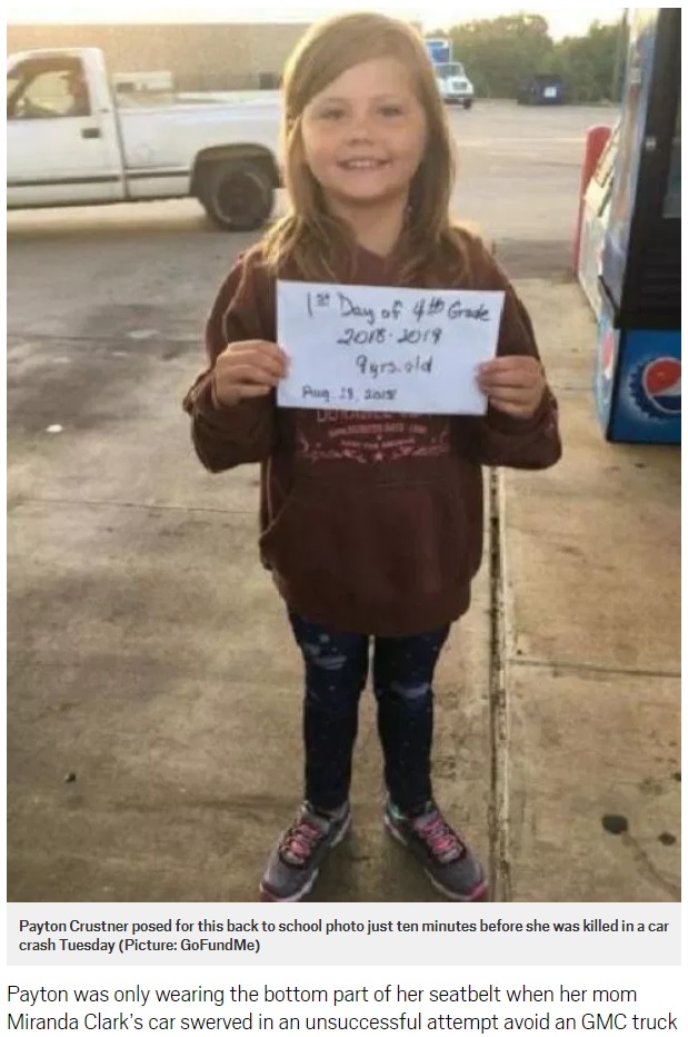 新学期初日に事故死した9歳少女（画像は『Metro　2018年8月30日付「Girl posed for first day of school photo then died in car crash 10 minutes later」（Picture: GoFundMe）』のスクリーンショット）