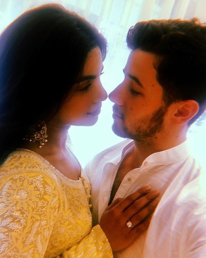 婚約者への愛が止まらないニック（画像は『Nick Jonas　2018年8月18日付Instagram「Future Mrs. Jonas. My heart. My love.」』のスクリーンショット）