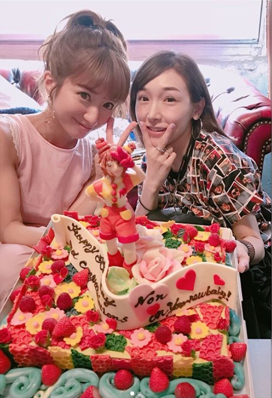 辻希美と加護亜依（画像は『辻希美　2018年8月27日付Instagram「あいぼん お帰り」』のスクリーンショット）
