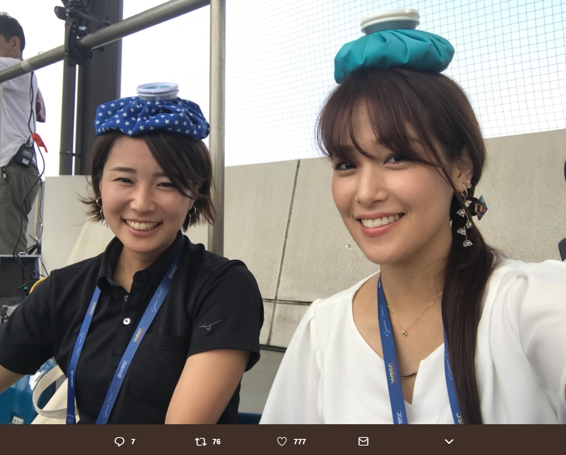山根佐由里さん（ソフトボール元日本代表）と鷲見玲奈アナ（画像は『テレビ東京アナウンス部（公式）　2018年8月6日付Twitter「日本はいまだ無失点で4連勝！」』のスクリーンショット）