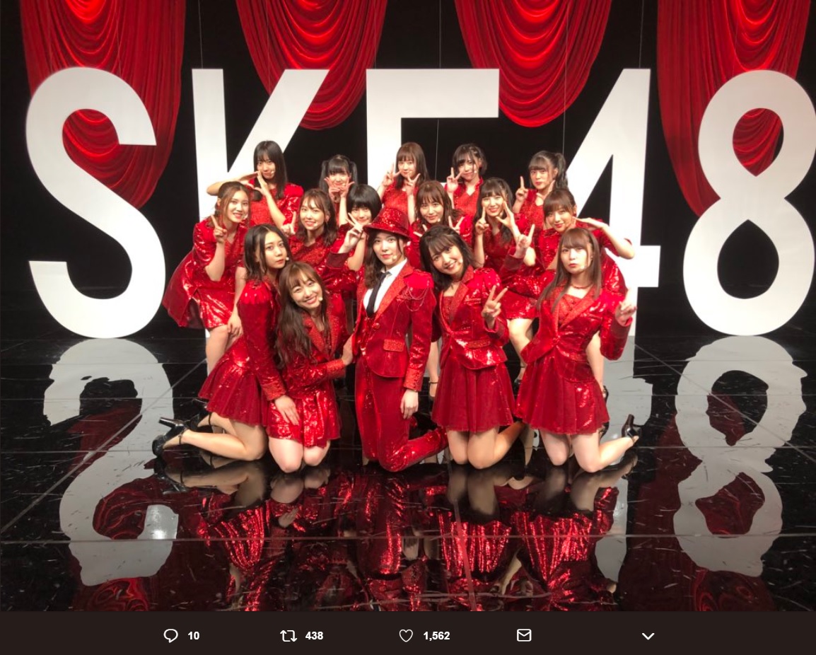 松井珠理奈、SKE48『いきなりパンチライン』でセンターに復帰（画像は『SKE48支配人 湯浅洋　2018年9月21日付Twitter「＃むすびのイチバンで ＃パンチライン の収録をした時の写真です！」』のスクリーンショット）
