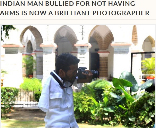 腕のない男性、いじめを乗り越えて写真家に（画像は『Storytrender　2018年9月6日付「Indian man bullied for not having arms is now a brilliant photographer」』のスクリーンショット）